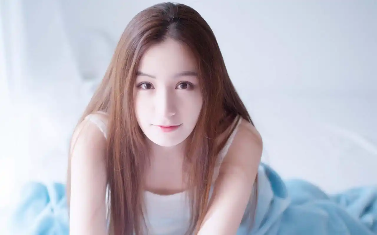 长发性感美女私房唯美写真图片壁纸