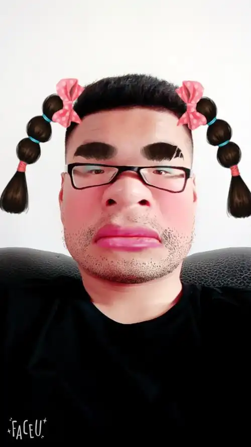 又呲牙又咧嘴的影响多不好!