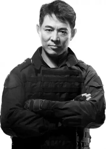 生活十分低调,近日网上却疯传一名为"李连杰近况令人心碎"的照片,画面