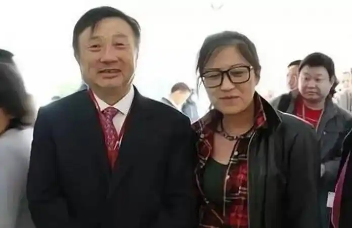 一孟军孟军是任正非第一任妻子,出身很好在孟军和任正非婚姻存续期间