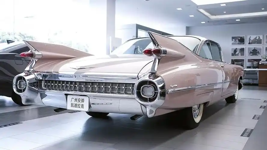 也正是由于猫王的"代言"让凯迪拉克在当时具有极高的人气