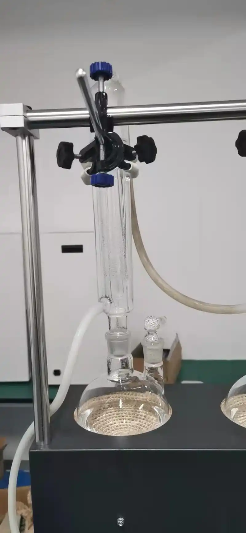 挥发酚萃取装置ba-zl6c比常规蒸馏技术具有以下明显的优势