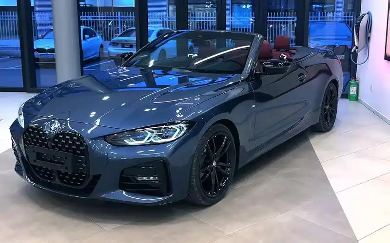 宝马4系敞篷跑车,极速蓝车漆酷币了!