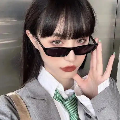 抖音头像丨可爱搞笑女生戴墨镜头像真人头像