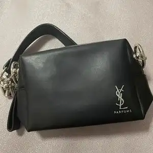 圣罗兰ysl小长方型银logo拉链手提可改造化妆包