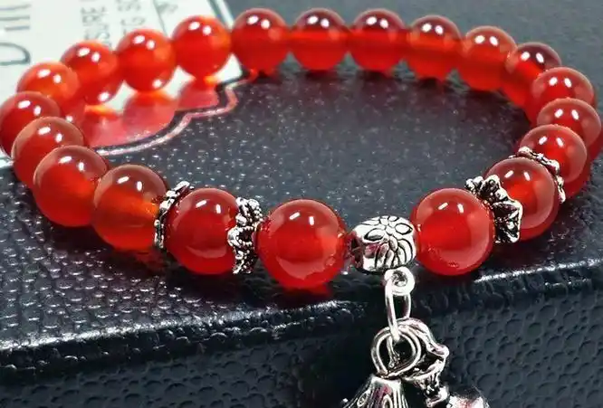 天蝎座的幸运石水晶守护石是什么天蝎座的人戴什么水晶饰品最合适