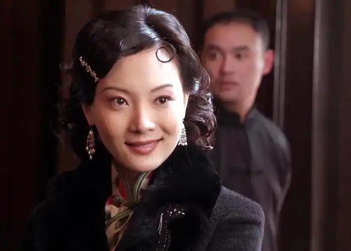 并且在2005年,陈数参演了《暗算》电视剧.