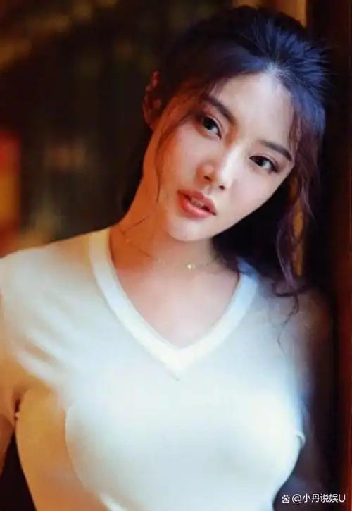 椰汁女神徐冬冬,身材火辣,这才是真正的大美女!