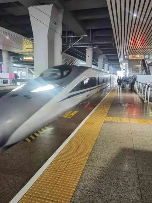 南昌西站-"南昌西站作为南昌重要的交通枢纽,人流量现.