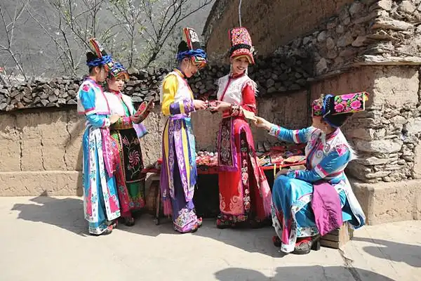 云朵中的民族 羌族萝卜寨习俗 - 印象民俗 - 印象民俗