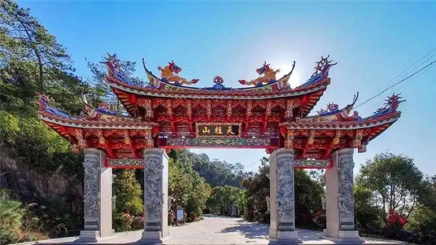 天柱山属  大别山  东延的一个组成部分.