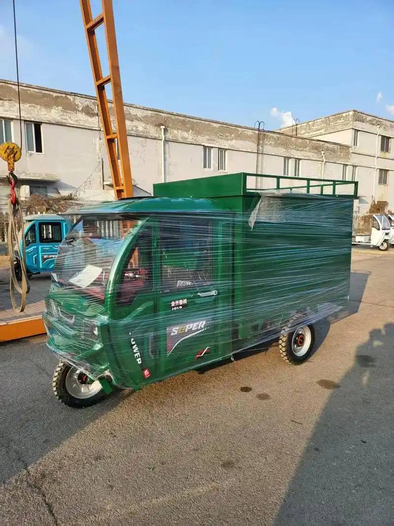 8米能上牌的快递三轮车.#出货实拍 #电动三轮车 #快递