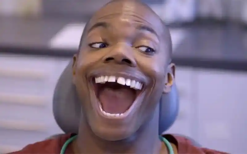 这个黑人小伙的嘴也太大了爆笑来袭