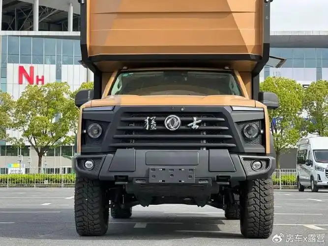 东风猛士ms600作为"军转民"底盘,继承了军用车强悍的越野属性,十分