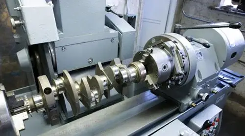 曲轴磨床7,禁止在无防护罩的情况进行加工,禁止在顶尖或工作台面敲打