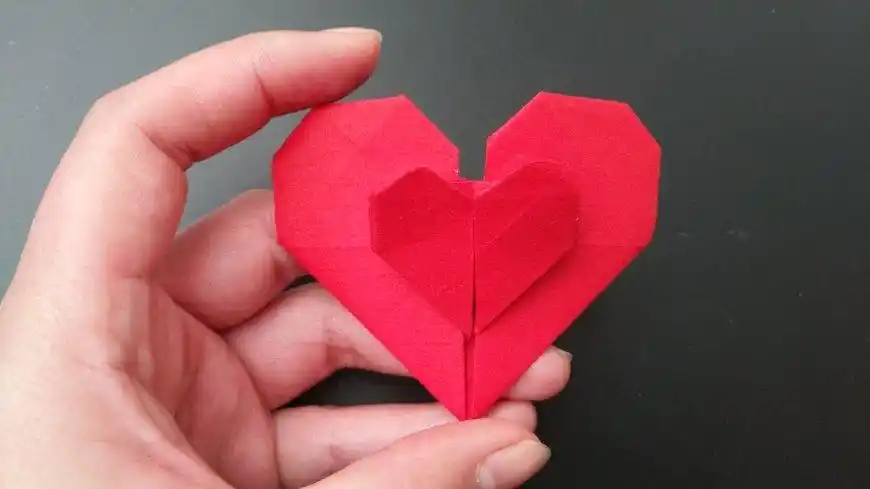 超简单的双爱心折纸做法很简单关键漂亮女生都喜欢