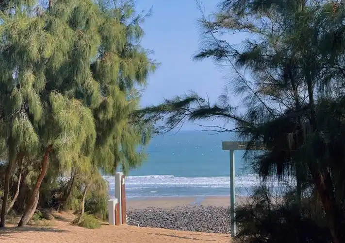 白塘湾   很少去那些景区玩,周末和父母一起出游,就来到这里;不像