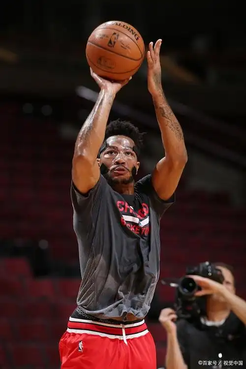 尼克斯队最近拒绝了队球员德里克-罗斯的选项,这也意味着罗斯将成为