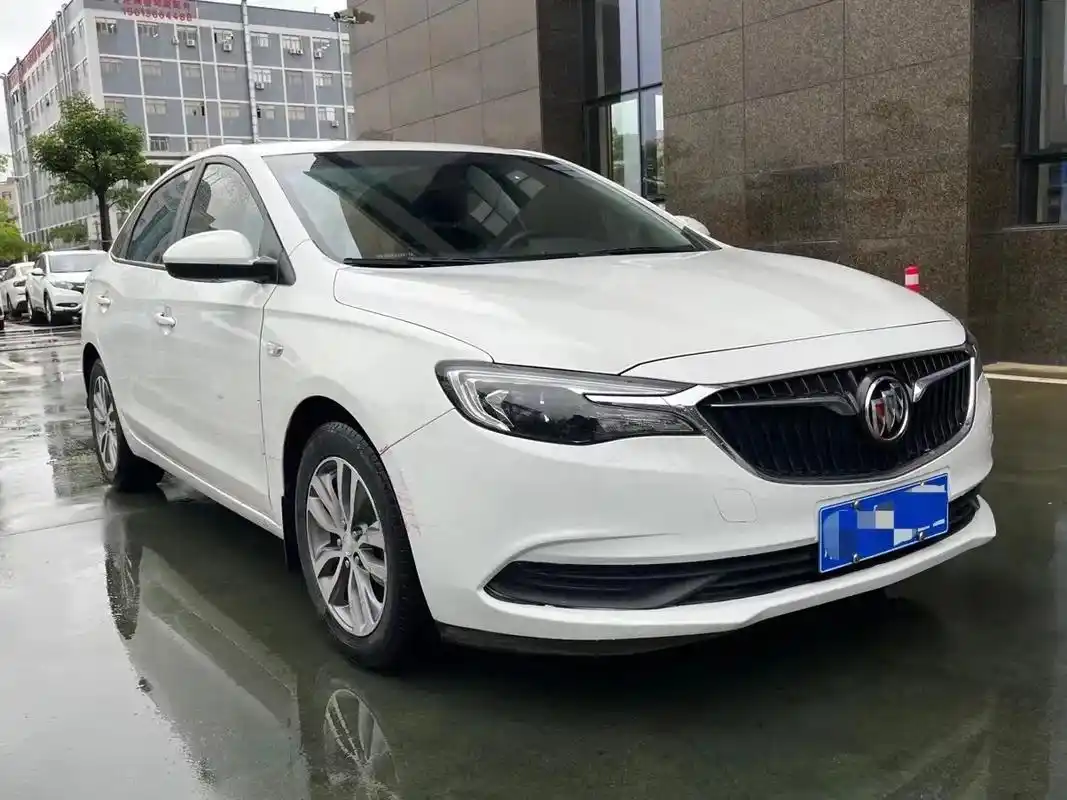 别克英朗精品车