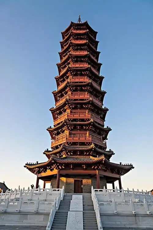 01年杭州雷峰塔下发现地宫,挖出一小金盒,塔底秘密浮出水面