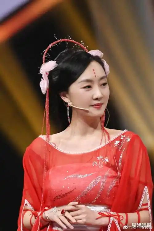 她是《七仙女》的大公主,也曾是晶女郎,30岁淡出荧屏成话剧演员_刘洋