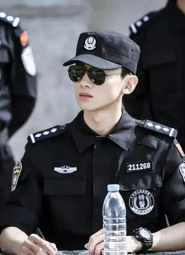 白敬亭万年男二,邢克垒成功逆袭