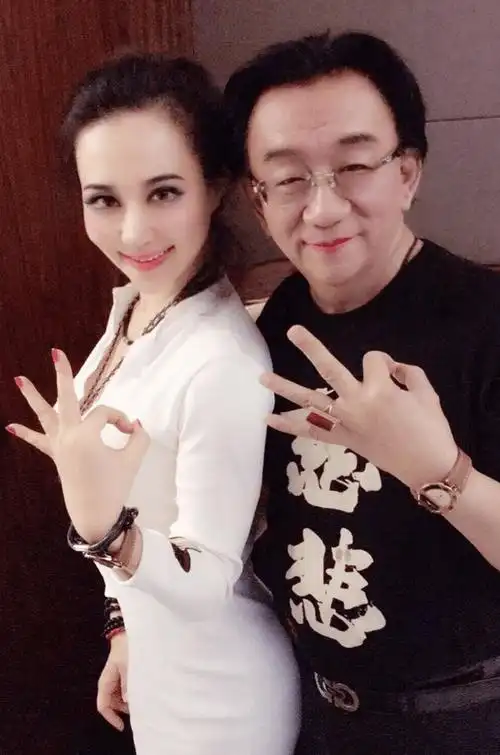 侯耀华儿子侯军疑似发声: 洁身自好 光明磊落