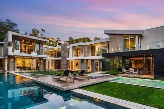 许家印2栋豪宅被接管,总价超15亿港元,他在海外藏了多少资产?