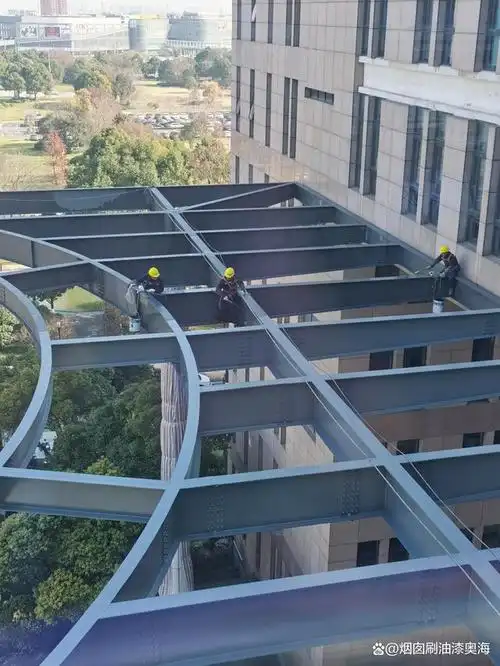 钢结构刷漆,作为保护钢材免受腐蚀,提升美观度的重要手段,广泛应用于