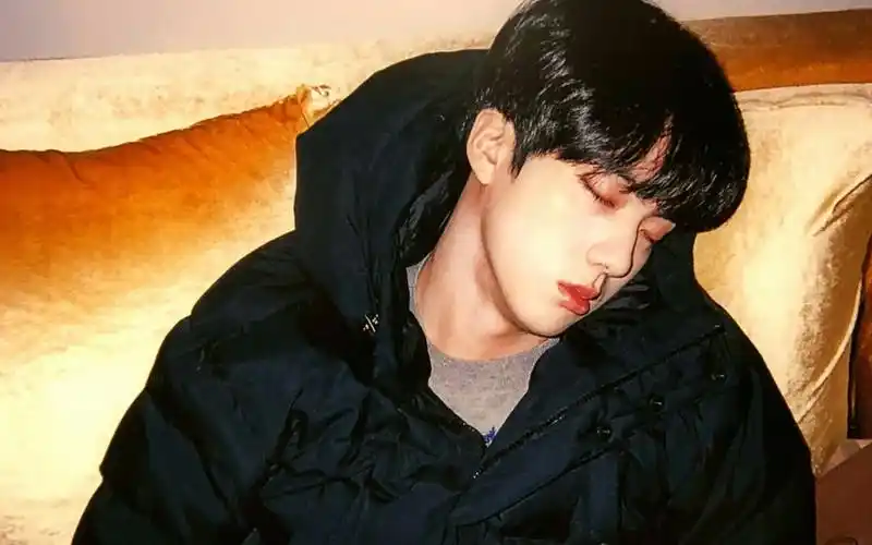 金硕珍男友向和大学学长恋爱的同居日常