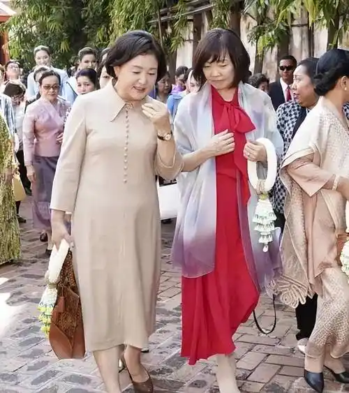 追星酗酒不生娃,网友眼中安倍晋三夫人安倍昭惠,到底有多不靠谱