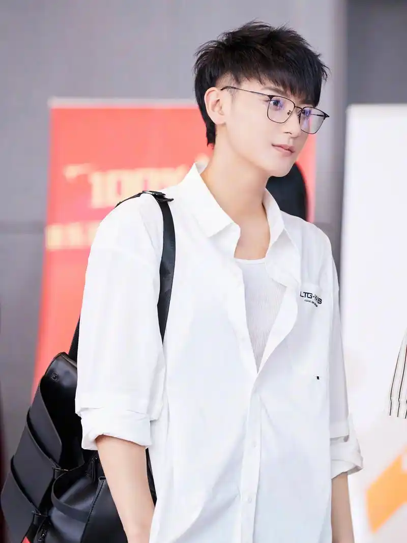 黄子韬微博写真图片集