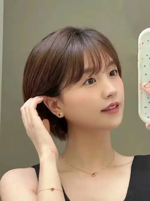 知性时尚真耐看——露耳波波头,短发新风尚_发型_女性_魅力