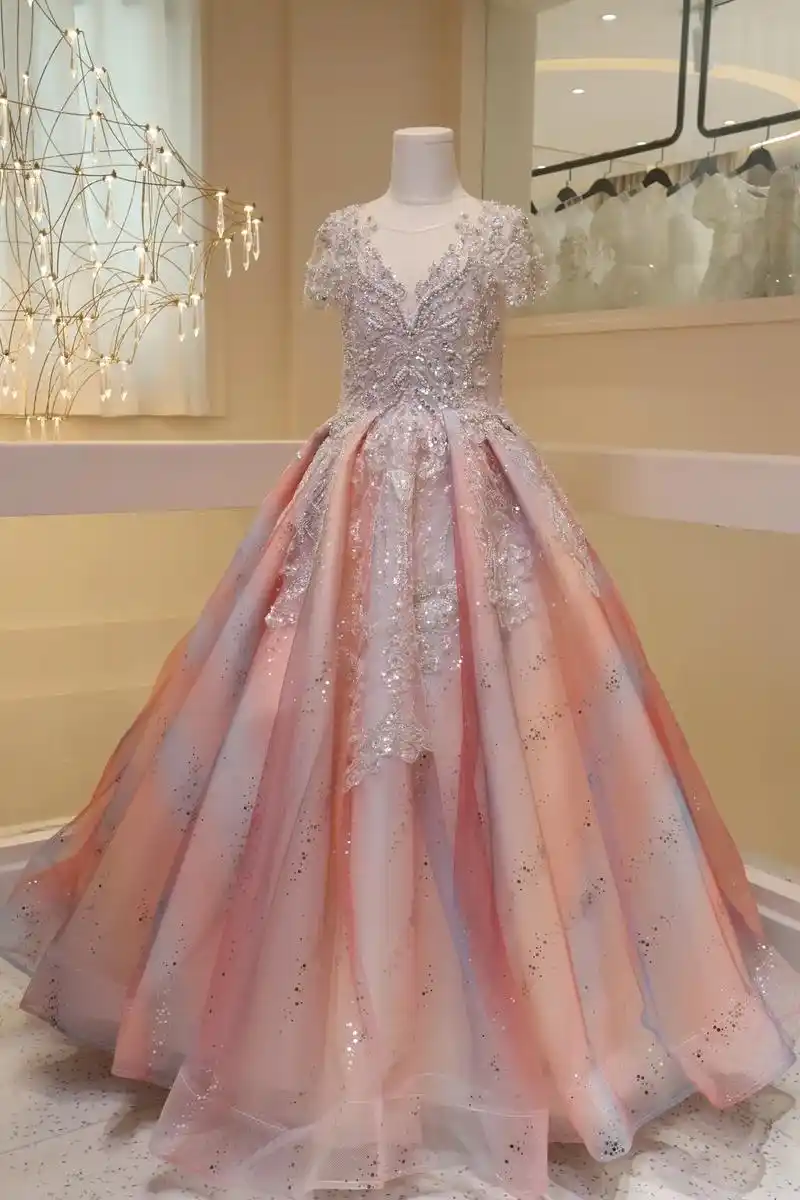 原创设计高定礼服系列【斑斓】轻柔的粉色裙摆  晕染梦幻的蓝紫 - 抖