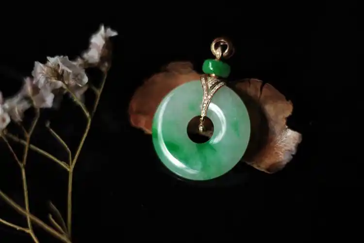 【刚子翡翠】复古典雅/精致婉约 糯冰平安扣吊坠 阳绿花 色泽明媚