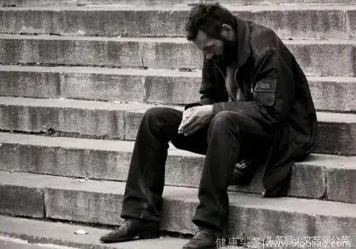 心理测试:选一个最落魄的人,测你的贫穷状态还要持续多久!