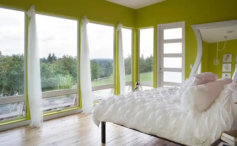 现代卧室装修落地窗效果图