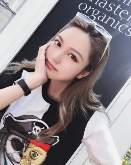 周扬青自曝被亲妈吐槽又打玻尿酸,发视频做鬼脸证明