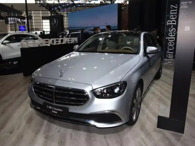 北京奔驰 奔驰e级 2021款 改款 e 300 l 尊贵型