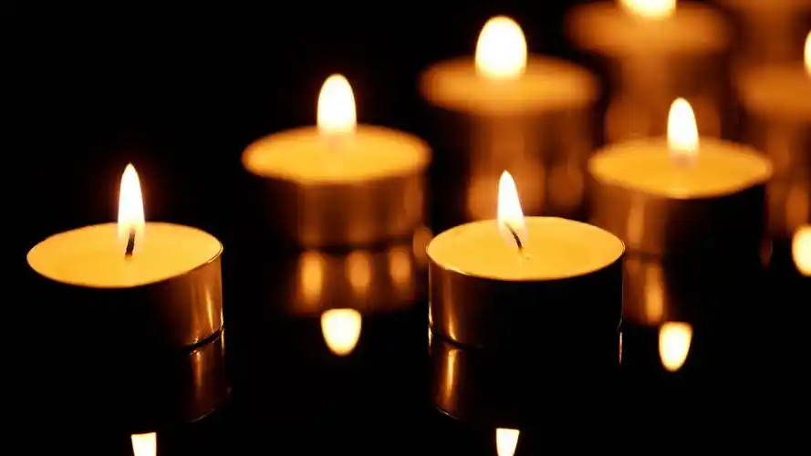 高清祝福燃烧蜡烛2021年袁隆平5k照片图片