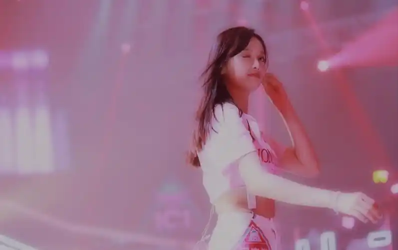 火箭少女101北京演唱会卡路里吴宣仪focus