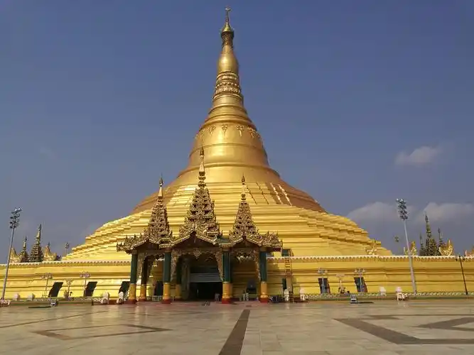 走近缅甸(14):内比都的和平塔(uppatasanti pagoda)