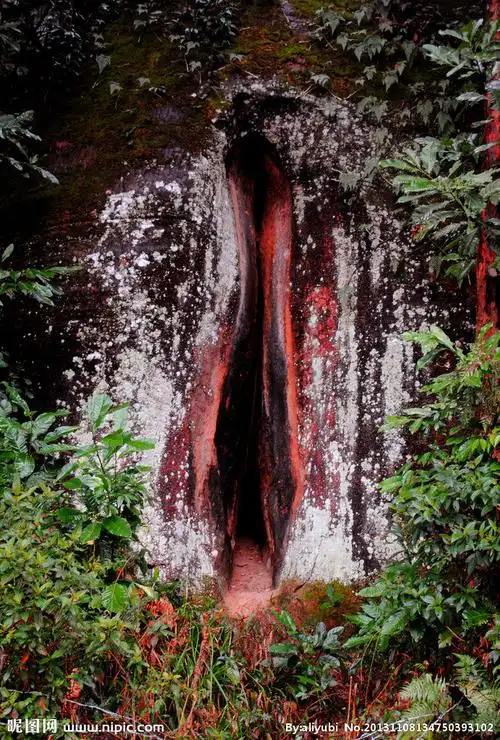 丹霞山阴元石图片