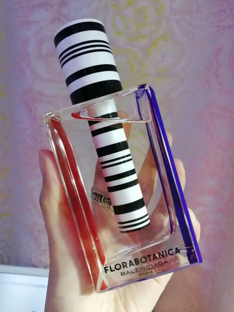 巴黎世家花之密语香水