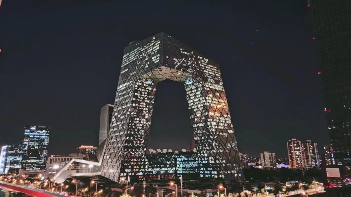 北京地标打卡丨中央电视台(又名大裤衩) 北京最著名地标建筑物之一