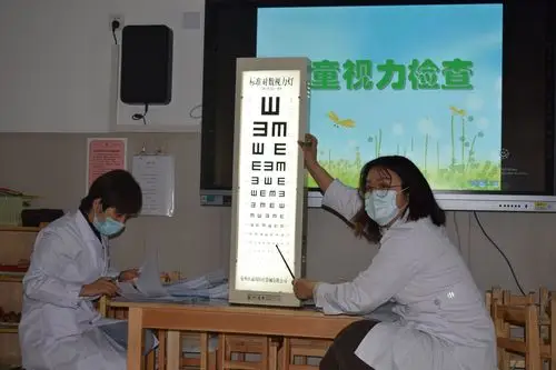 东营鸿港医院走进东营区黄河幼儿园开展视力筛查