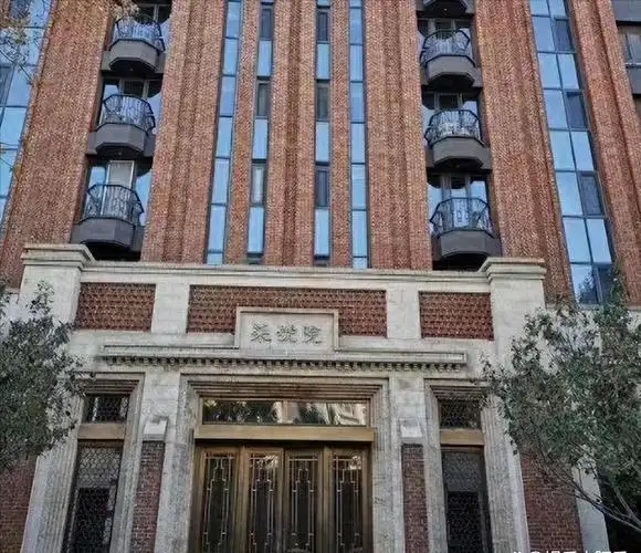 京圈5大富婆,资产过百亿,坐拥北京一条街,娱乐圈"老大"