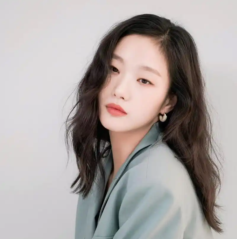 金高银的头像集