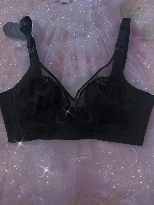 【宫熏哺乳内衣】买了一件纯黑蕾丝的040404,自拍了一组大片儿