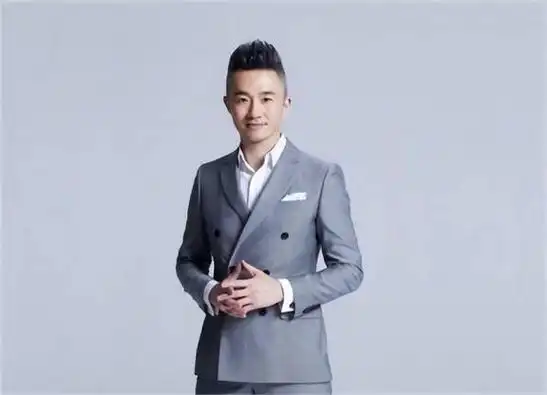 "上海一哥"程雷,隐藏多年的妻子,竟是大家熟知的主持王萌萌